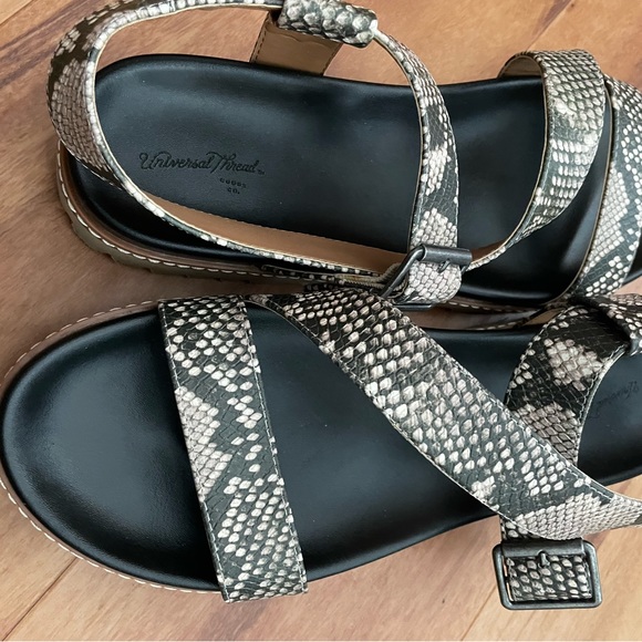 Women's Annika Snake
Print Platform Footbed
Sandals - Universal Thread - Picture 4 of 6